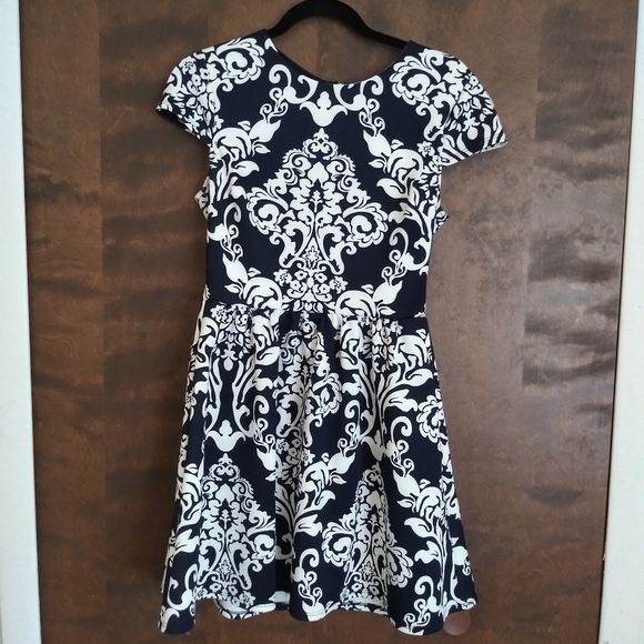 Women's B. Darlin Blue and White Dress || Size 7/8 - Picture 1 of 6